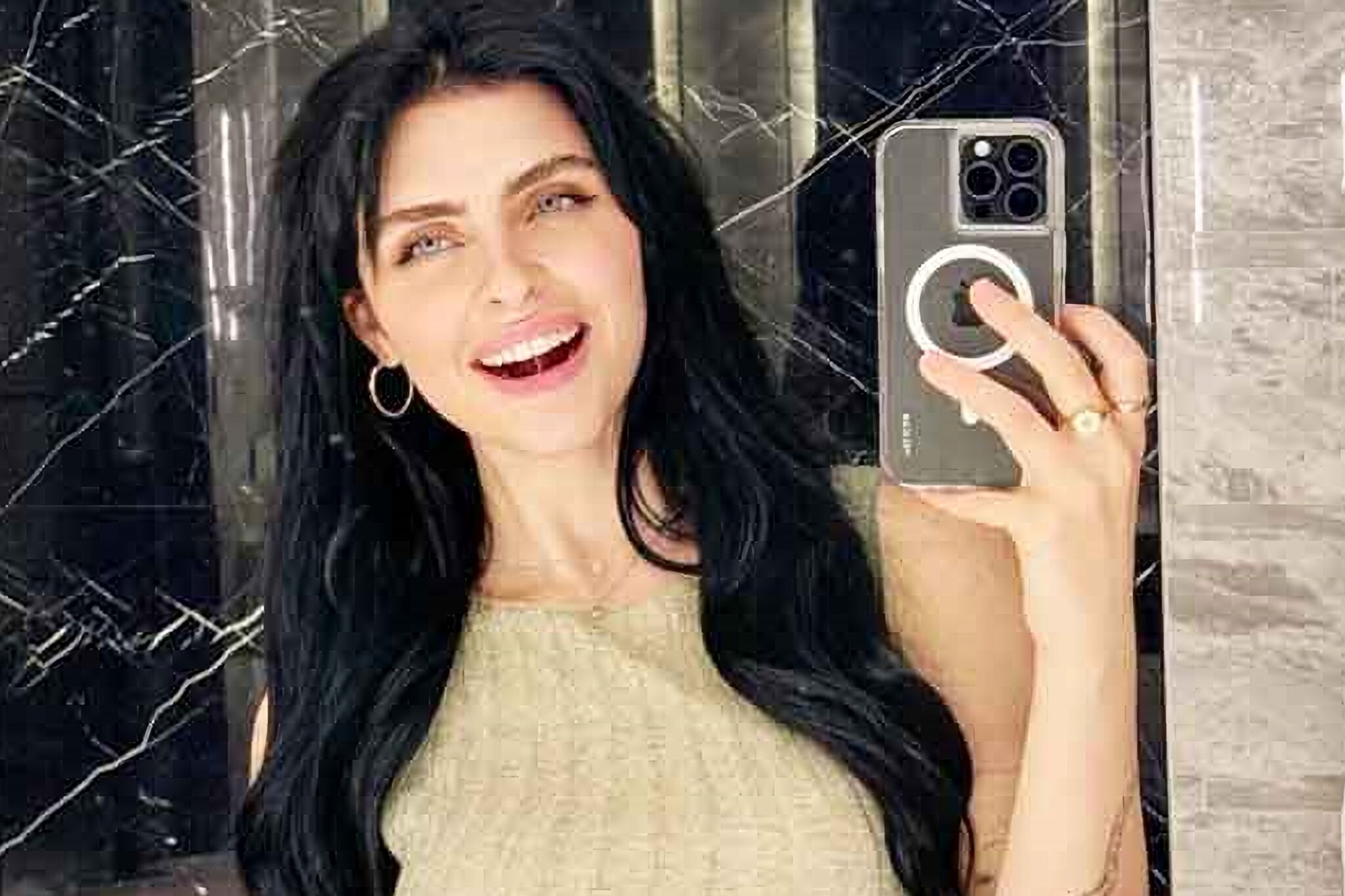 Lauren Hamden - Biography, Career, Net Worth - Kadhal.net