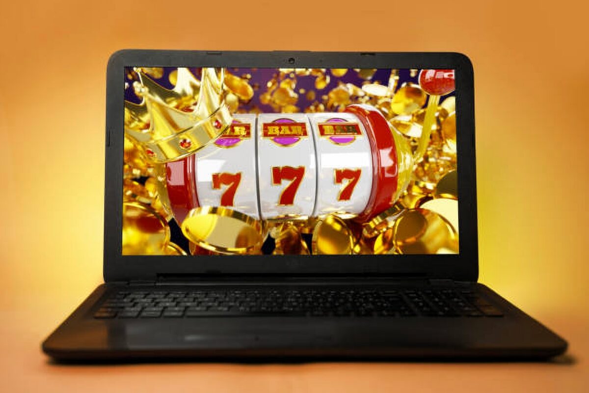 Tech and Trends: How to Develop an Online Slot Game for Profit