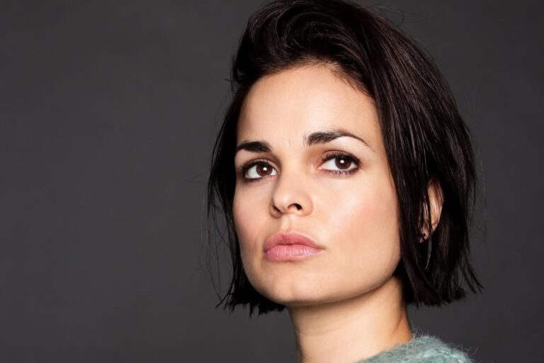 Lina Esco Biography, Age, Career, Movies & TV Shows, Net Worth(01)