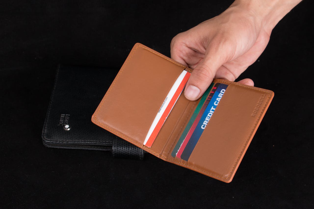 How to Find the Perfect Card Holder for Everyday Use