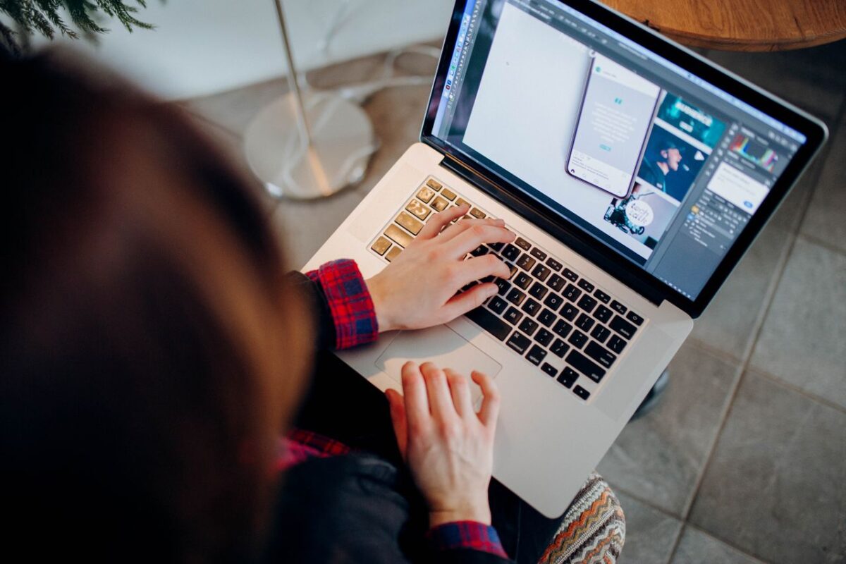 Benefits of Using AI Image Generators for Content Creators