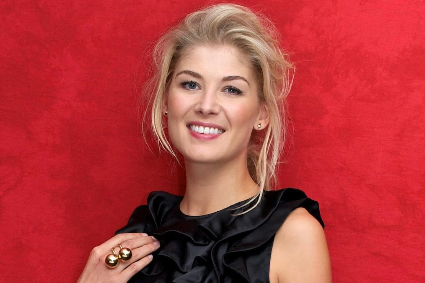 Rosamund Pike