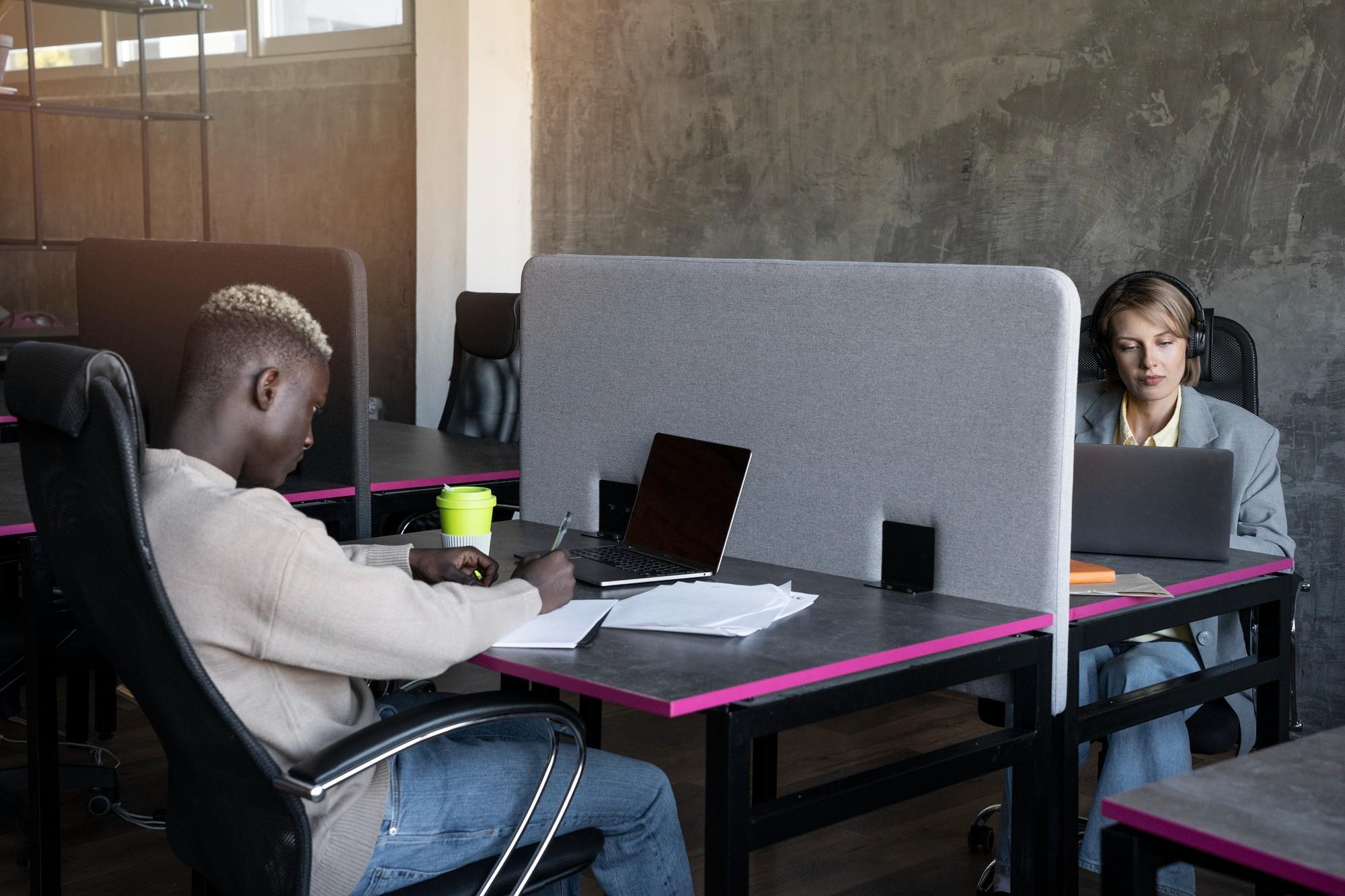 Compact Power: How Space-Savvy Tech Reclaims Your Office Flow