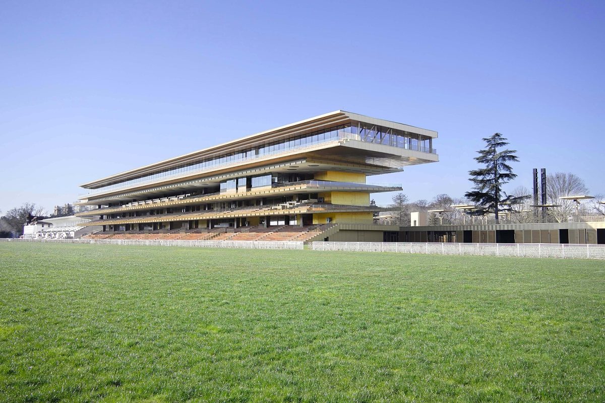 Horse Racing Tracks to Visit: Quick Travel Guide