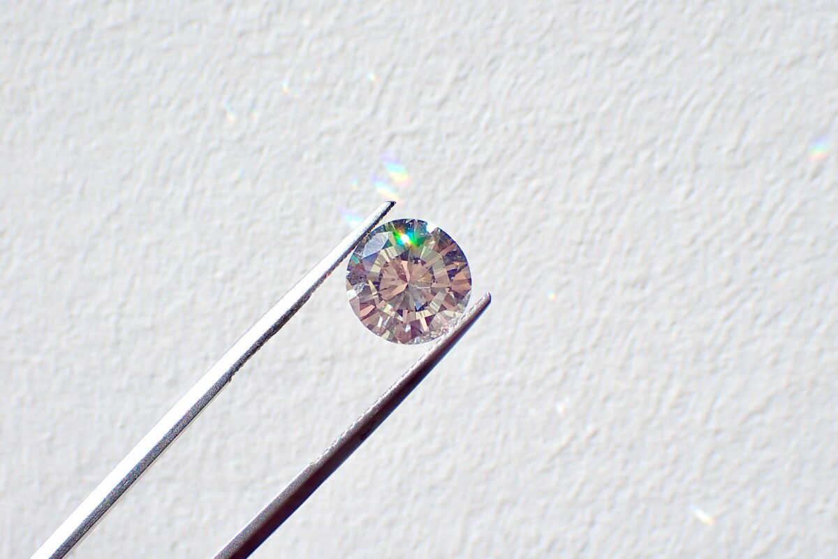 The Role of Clarity and Cut in Bigger Diamonds
