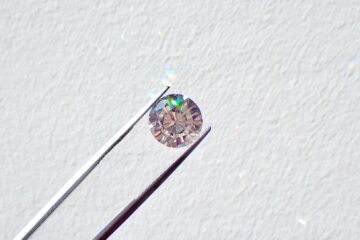 The Role of Clarity and Cut in Bigger Diamonds