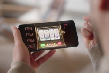 Why People Love Playing Online Slot Machines