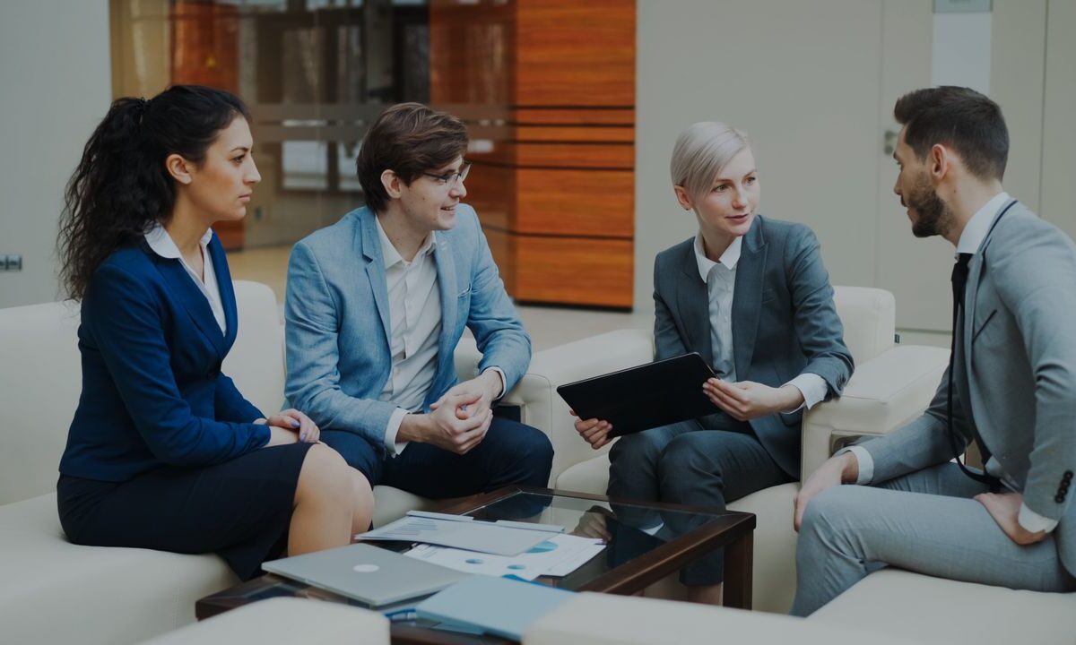 HR Compliance Reporting vs Manual Reporting: Which Method Ensures Greater Accuracy?