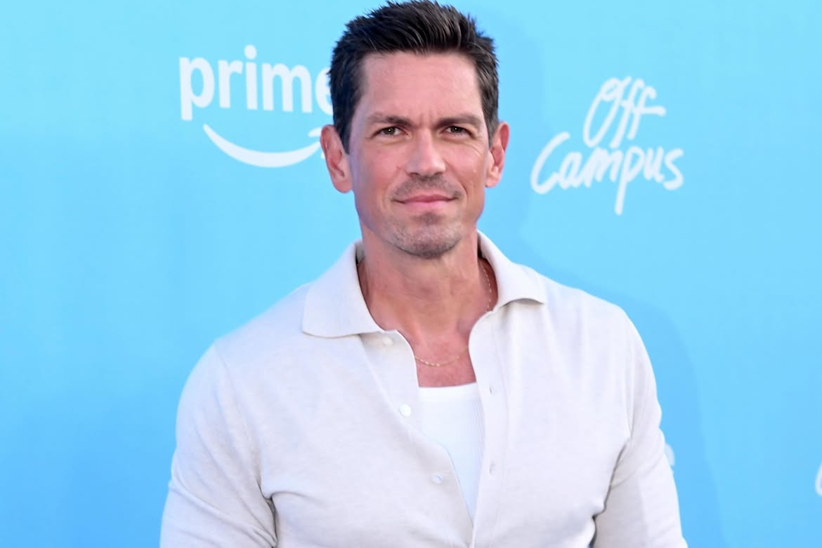 Steve Howey
